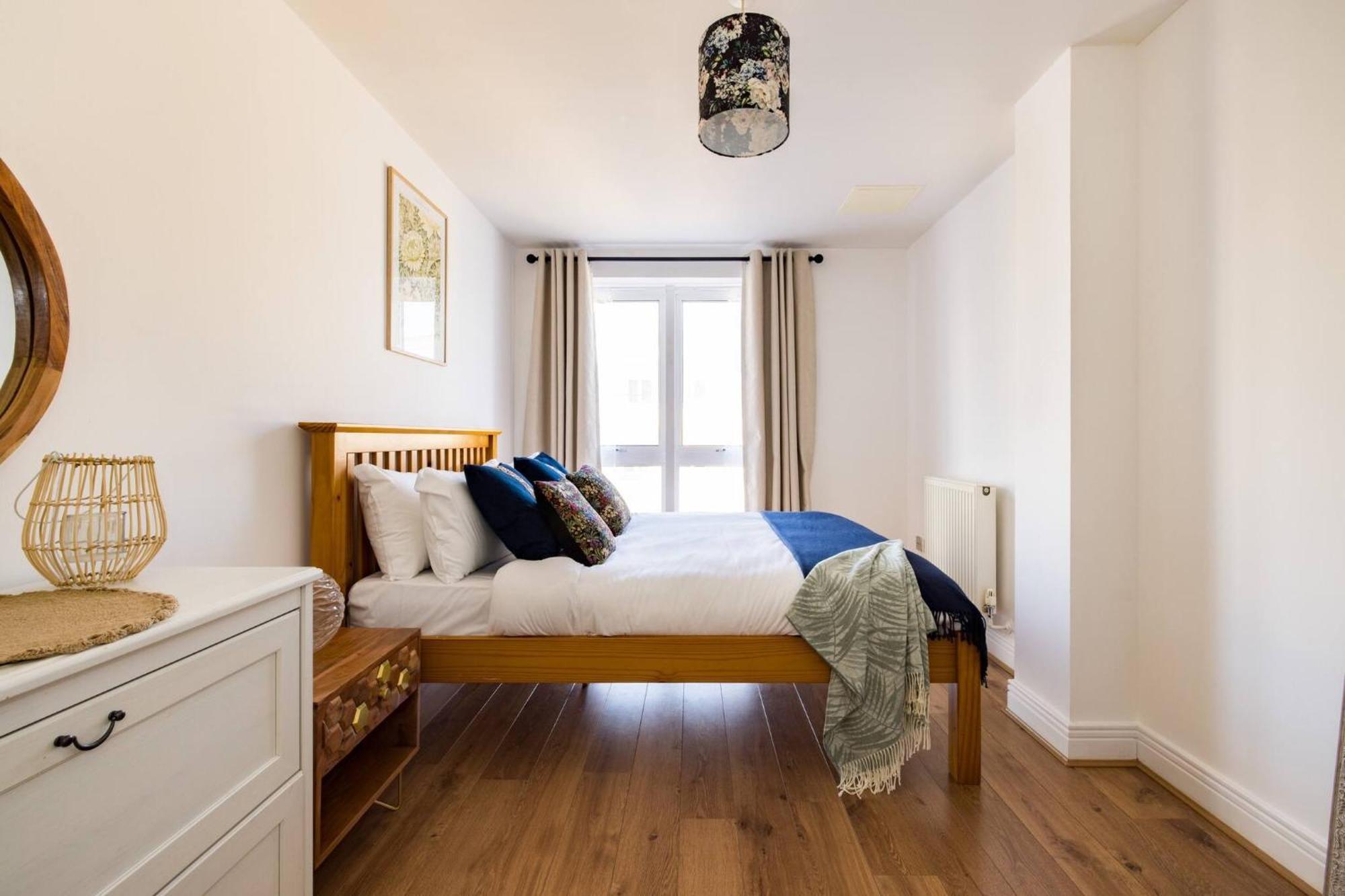 Wild Roses Service Apartments - East India ลอนดอน ภายนอก รูปภาพ
